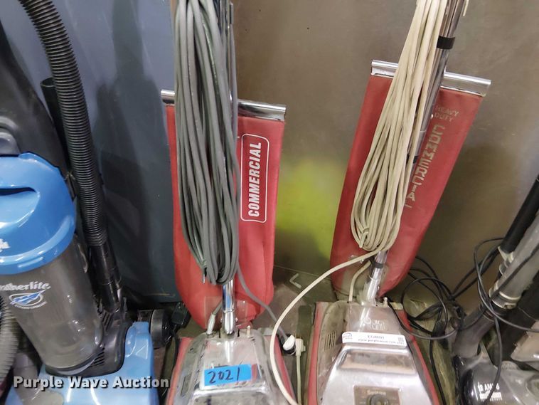 image for item EG8601 (5) vacuum cleaners