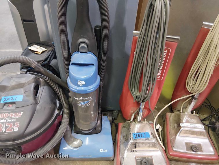 image for item EG8601 (5) vacuum cleaners