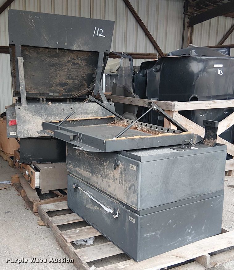 image for item EG8606 (5) truck vaults