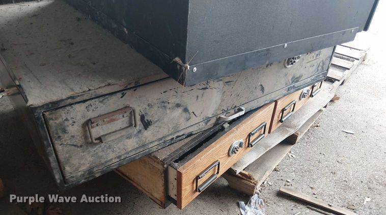 image for item EG8606 (5) truck vaults