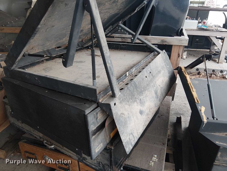 image for item EG8606 (5) truck vaults