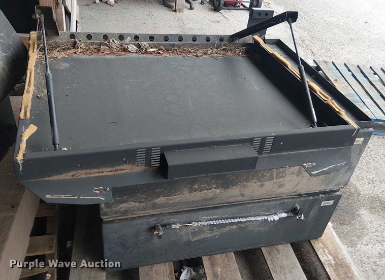 image for item EG8606 (5) truck vaults