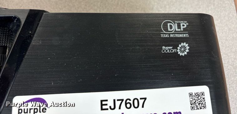 image for item EJ7607 Approximately 27 projectors