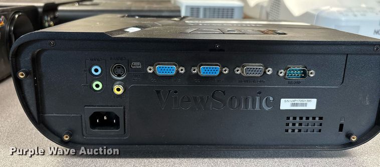 image for item EJ7607 Approximately 27 projectors