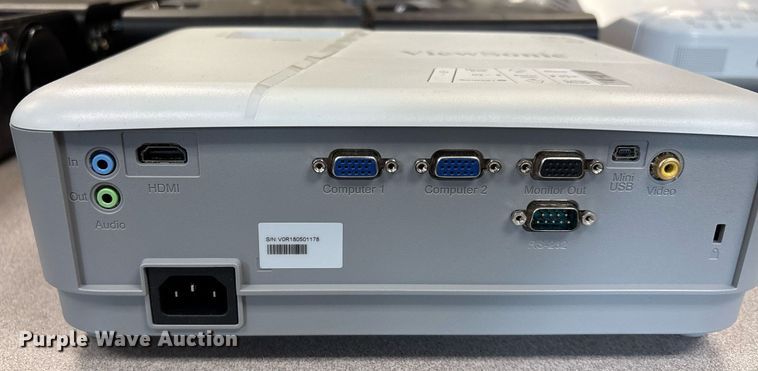 image for item EJ7607 Approximately 27 projectors