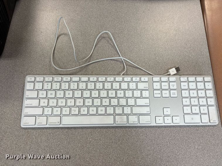 image for item EJ7608 Approximately (19) Apple 24