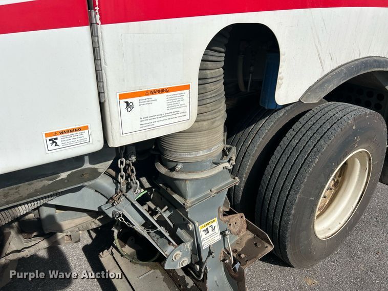 image for item EK2966 2015 Freightliner Business Class M2 street sweeper truck