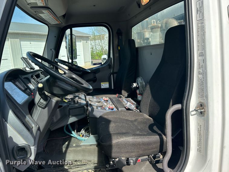 image for item EK2966 2015 Freightliner Business Class M2 street sweeper truck