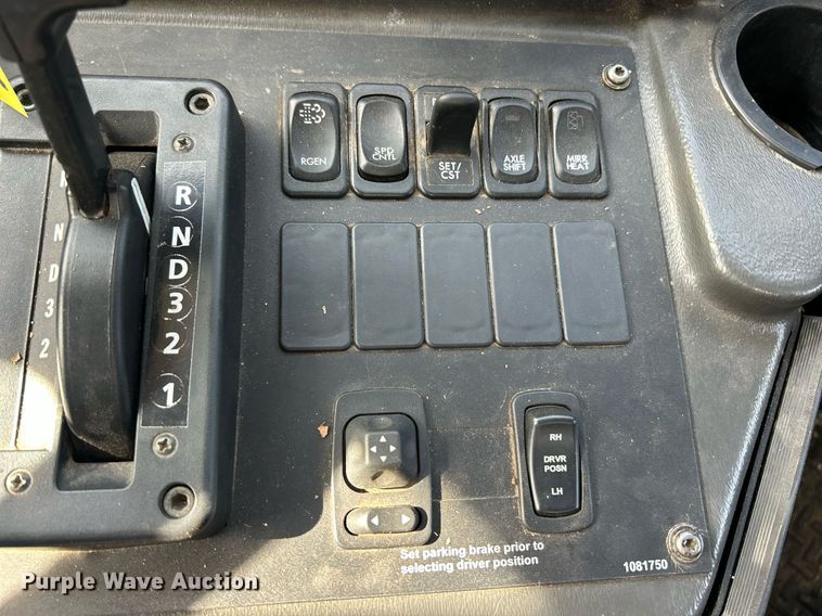 image for item EK2966 2015 Freightliner Business Class M2 street sweeper truck