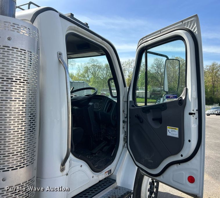 image for item EK2966 2015 Freightliner Business Class M2 street sweeper truck