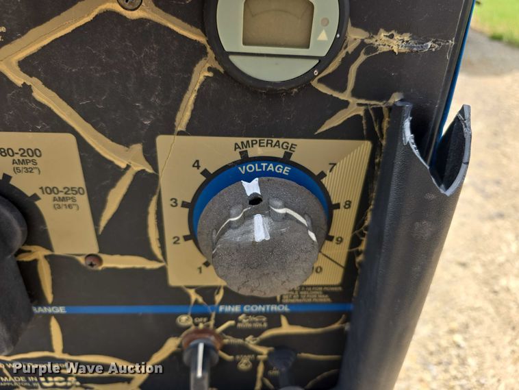 image for item EK5384 Miller Bobcat 250 welder/generator