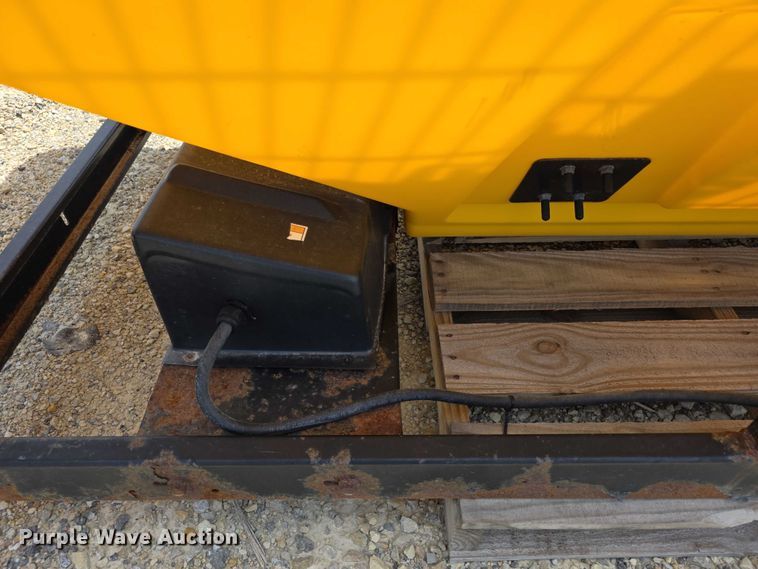 image for item EK5387 SnowEx 8500 spreader