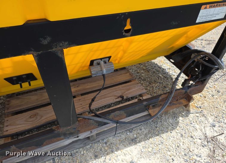 image for item EK5387 SnowEx 8500 spreader