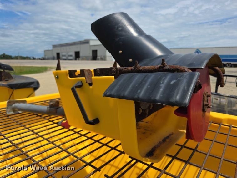 image for item EK5387 SnowEx 8500 spreader