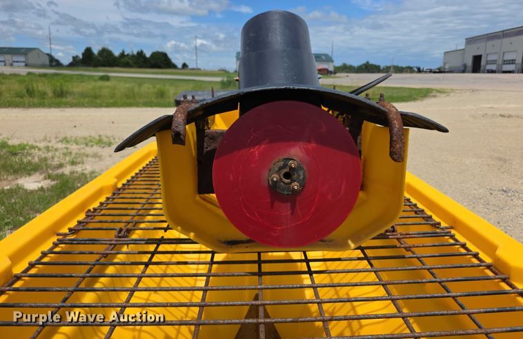 image for item EK5387 SnowEx 8500 spreader