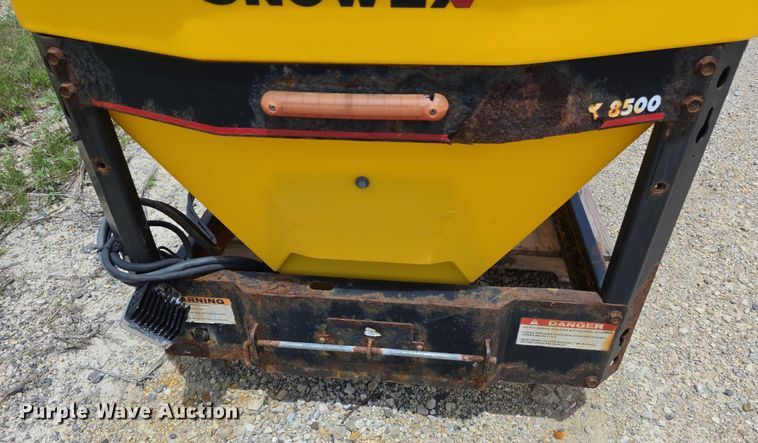 image for item EK5387 SnowEx 8500 spreader