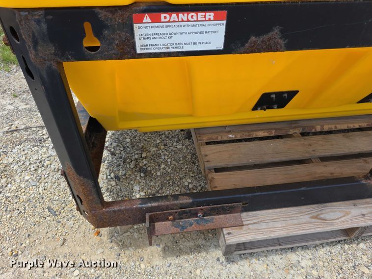 image for item EK5387 SnowEx 8500 spreader