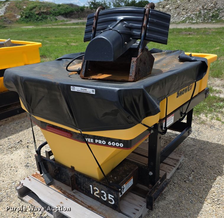 image for item EK5388 SnowEx Vee Pro 6000  spreader