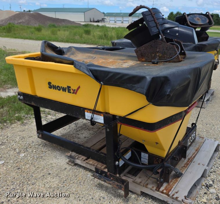 image for item EK5388 SnowEx Vee Pro 6000  spreader