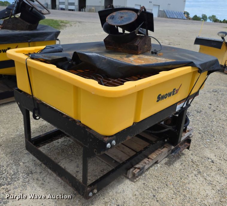 image for item EK5388 SnowEx Vee Pro 6000  spreader
