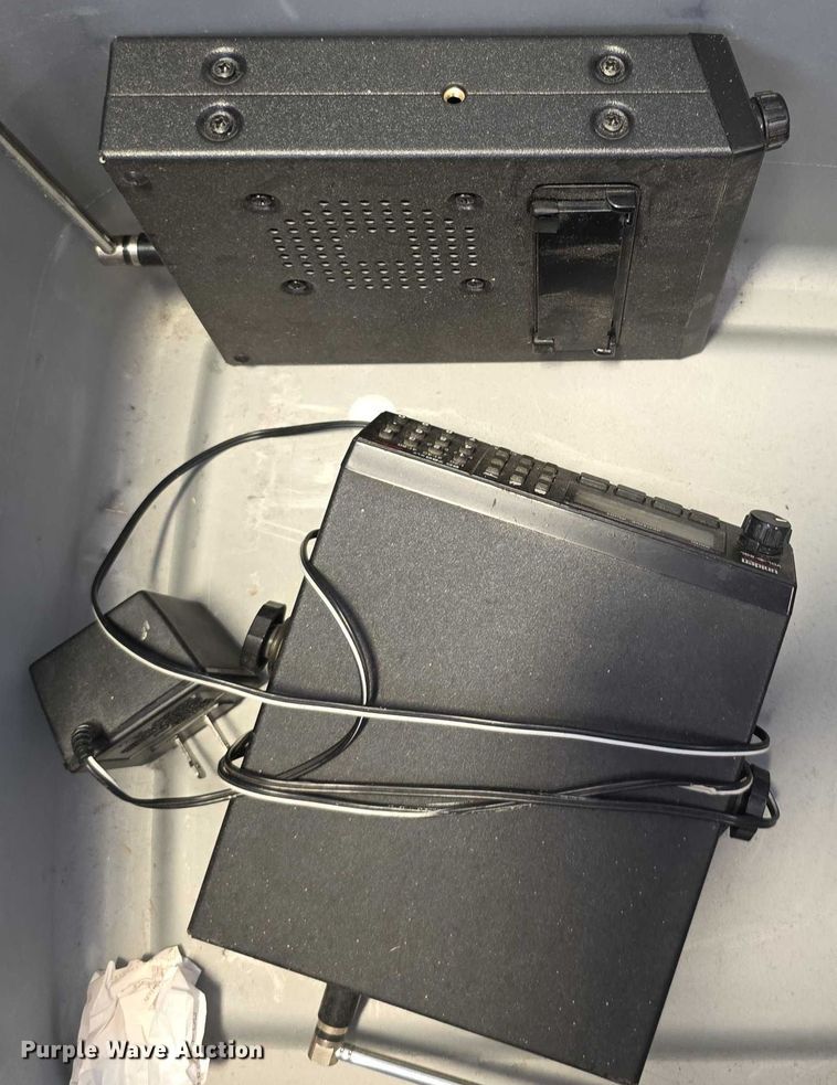 image for item EK5424 (9) UHF radios