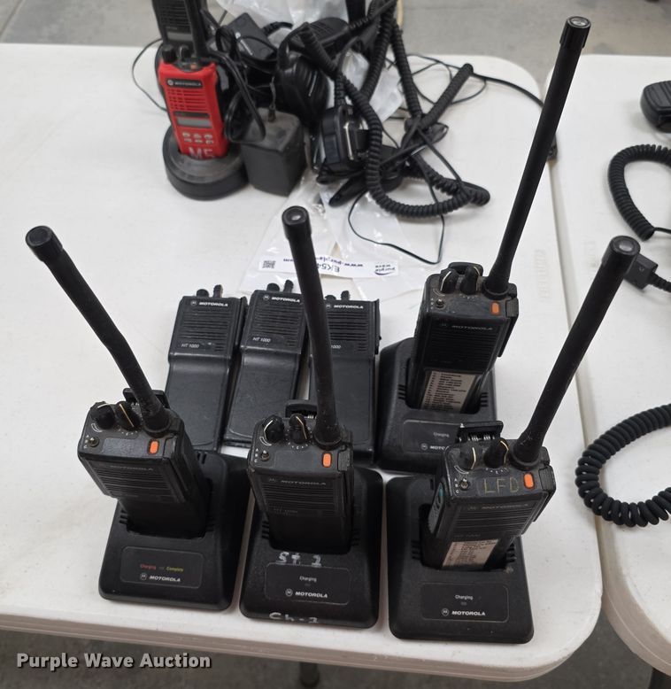 image for item EK5456 Motorola radios