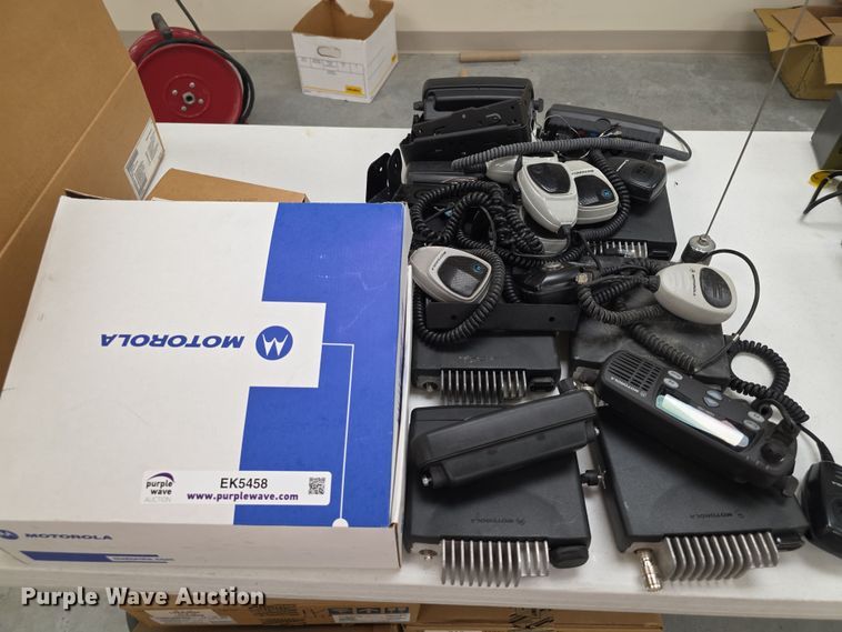 image for item EK5458 Motorola radios