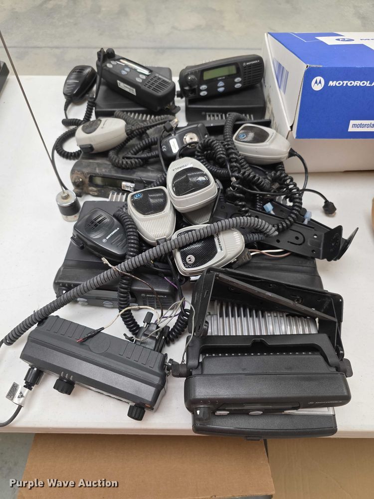 image for item EK5458 Motorola radios