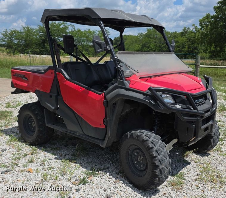 image for item EK5466 2016 honda Pioneer 1000 utility vehicle