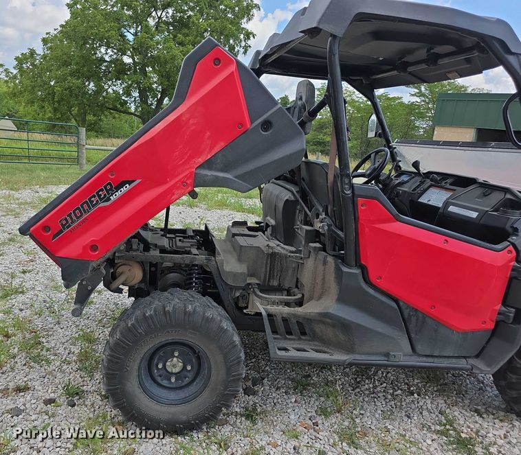 image for item EK5466 2016 honda Pioneer 1000 utility vehicle