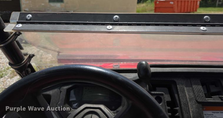 image for item EK5466 2016 honda Pioneer 1000 utility vehicle