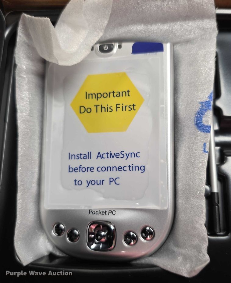 image for item EK5476 (2) HP iPAQ H400 pocket PC