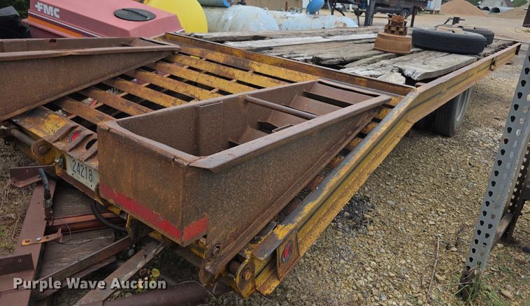 image for item EK5489 1992 Contrail C24 equipment trailer