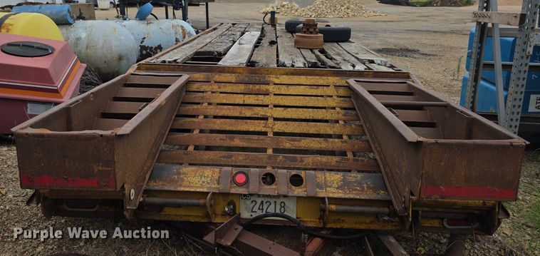 image for item EK5489 1992 Contrail C24 equipment trailer