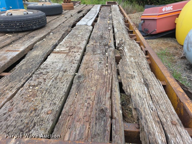 image for item EK5489 1992 Contrail C24 equipment trailer