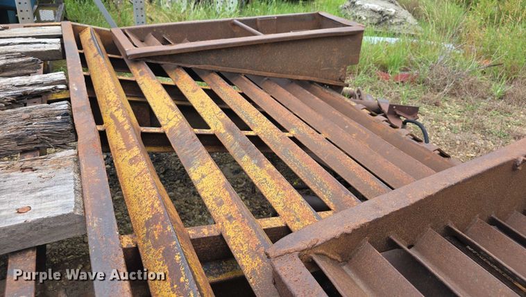 image for item EK5489 1992 Contrail C24 equipment trailer