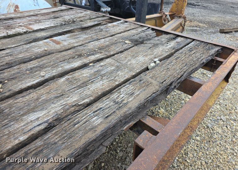 image for item EK5489 1992 Contrail C24 equipment trailer