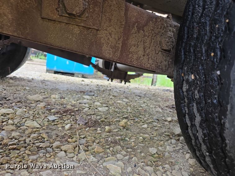 image for item EK5489 1992 Contrail C24 equipment trailer