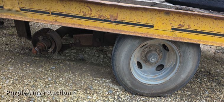 image for item EK5489 1992 Contrail C24 equipment trailer