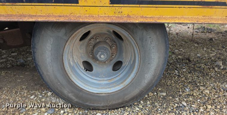 image for item EK5489 1992 Contrail C24 equipment trailer