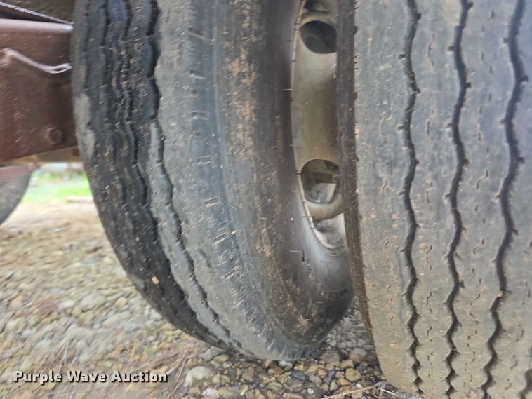 image for item EK5489 1992 Contrail C24 equipment trailer