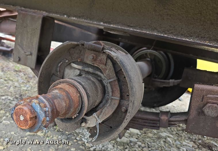 image for item EK5489 1992 Contrail C24 equipment trailer