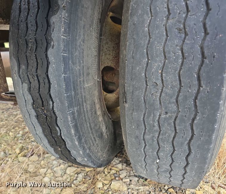 image for item EK5489 1992 Contrail C24 equipment trailer