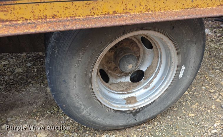 image for item EK5489 1992 Contrail C24 equipment trailer