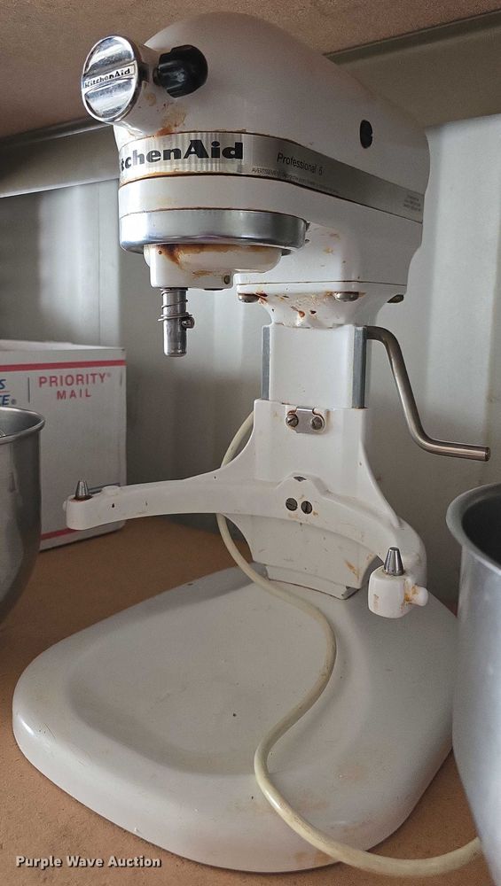 image for item EK5497 Kitchen Aid mixer