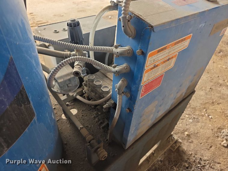 image for item EK5502 Delco Avenger 2000-4 NG pressure washer