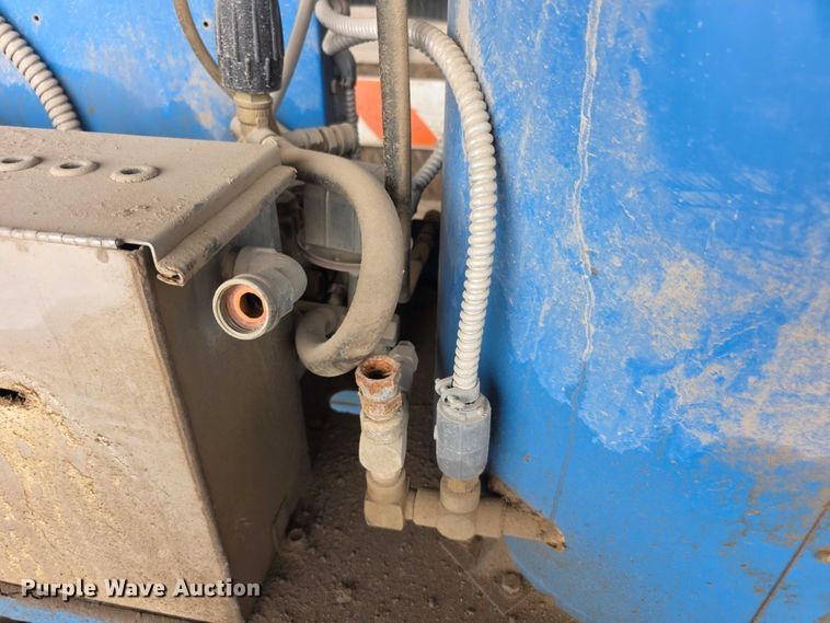 image for item EK5502 Delco Avenger 2000-4 NG pressure washer