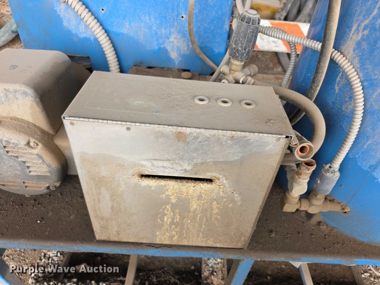 image for item EK5502 Delco Avenger 2000-4 NG pressure washer