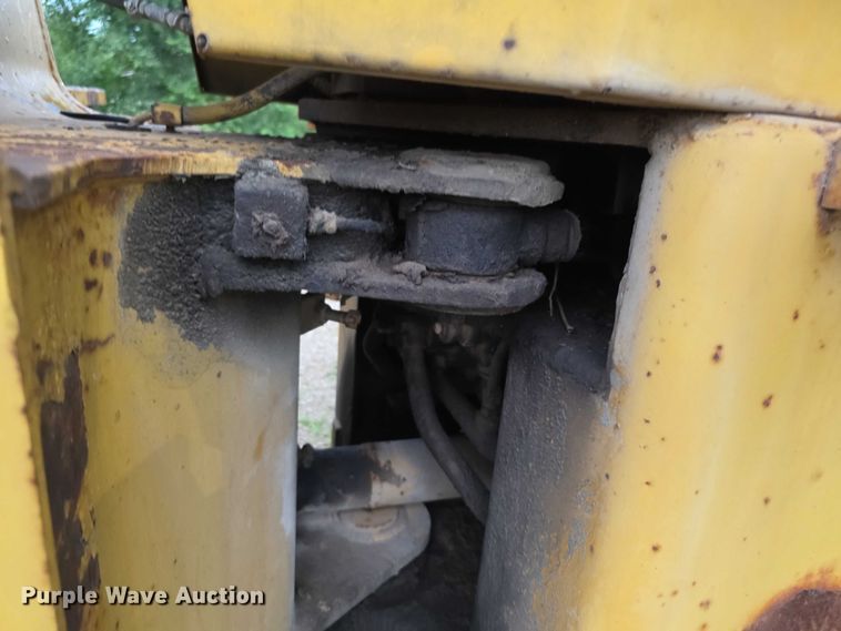 image for item EK5504 1979 Caterpillar 930 wheel loader