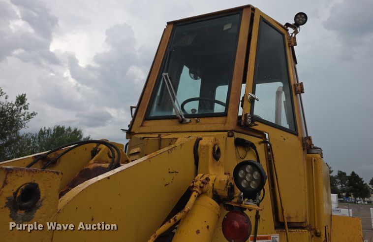 image for item EK5504 1979 Caterpillar 930 wheel loader